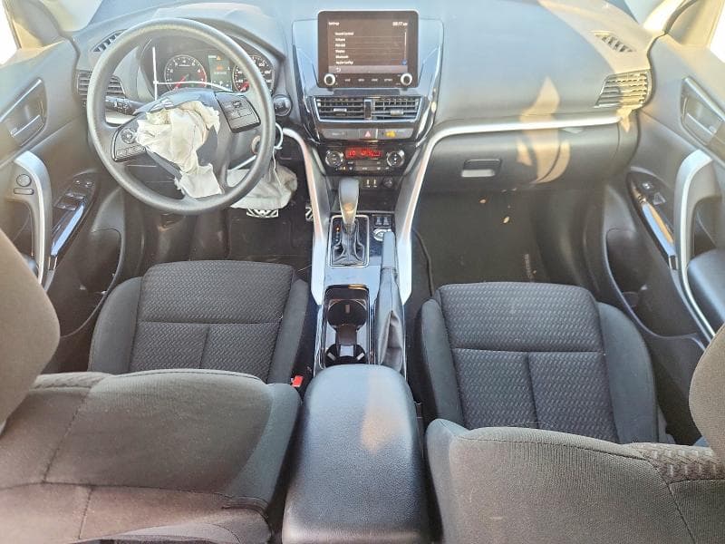 2023 MITSUBISHI ECLIPSE CROSS LE 8