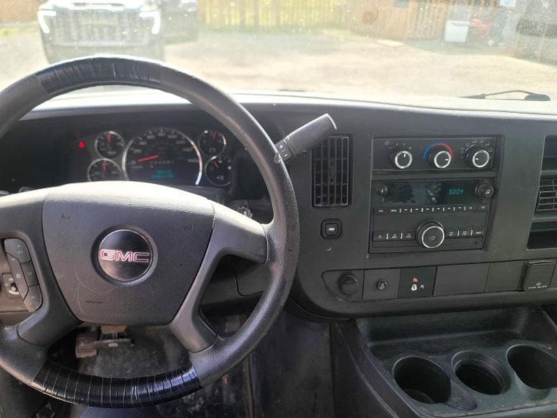 2017 GMC SAVANA G2500 9