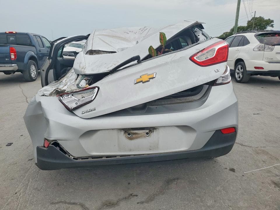 2018 CHEVROLET CRUZE LT 6