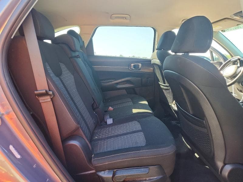 2022 KIA SORENTO LX 11