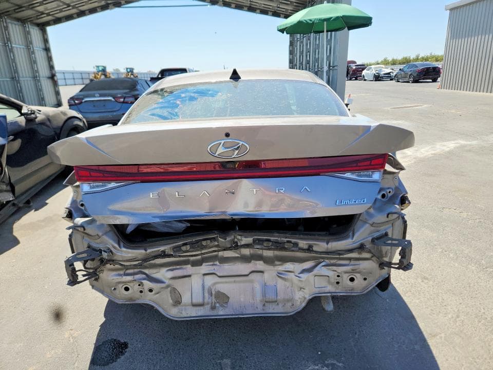 2023 HYUNDAI ELANTRA LIMITED 6