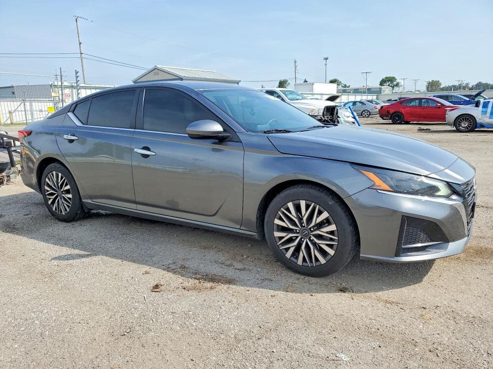 2023 NISSAN ALTIMA SV 4