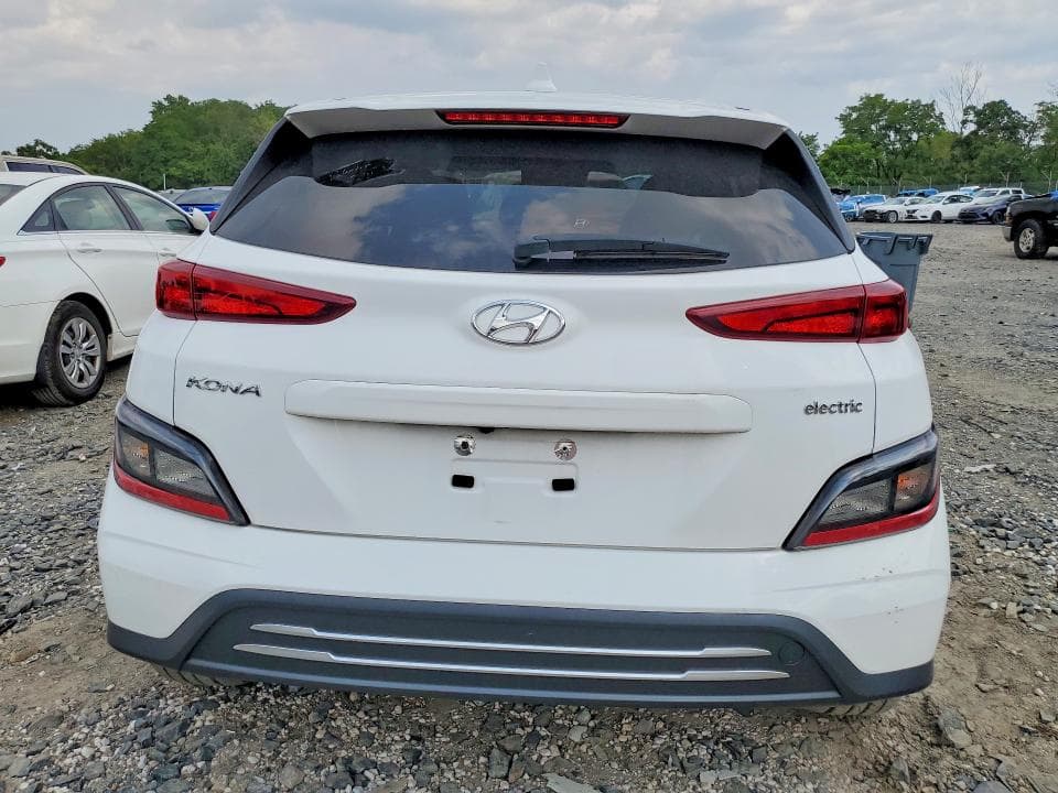 2023 HYUNDAI KONA SE 6