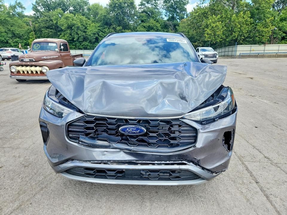 2023 FORD ESCAPE ST LINE 5