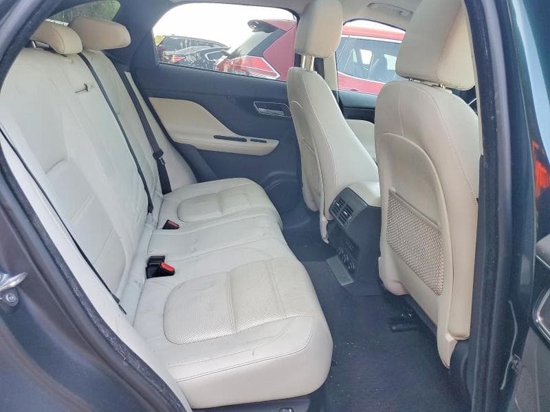 2017 JAGUAR F-PACE PRESTIGE 11