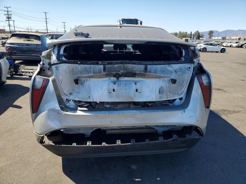 2017 TOYOTA PRIUS THREE 6