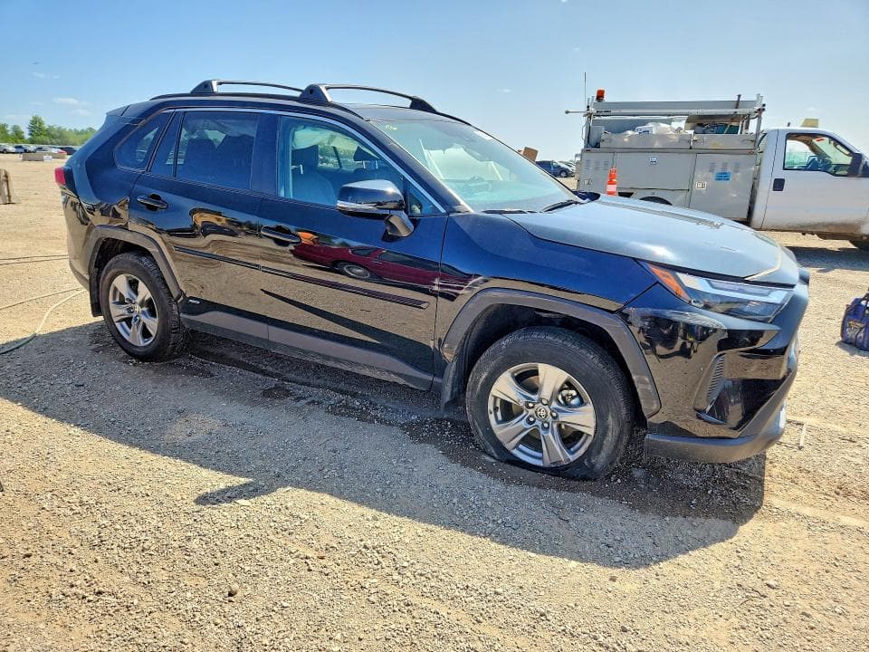 2024 TOYOTA RAV4 HYBRID XLE 4