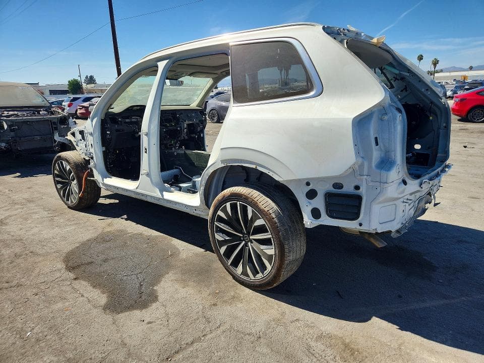2025 VOLVO XC90 ULTRA 2
