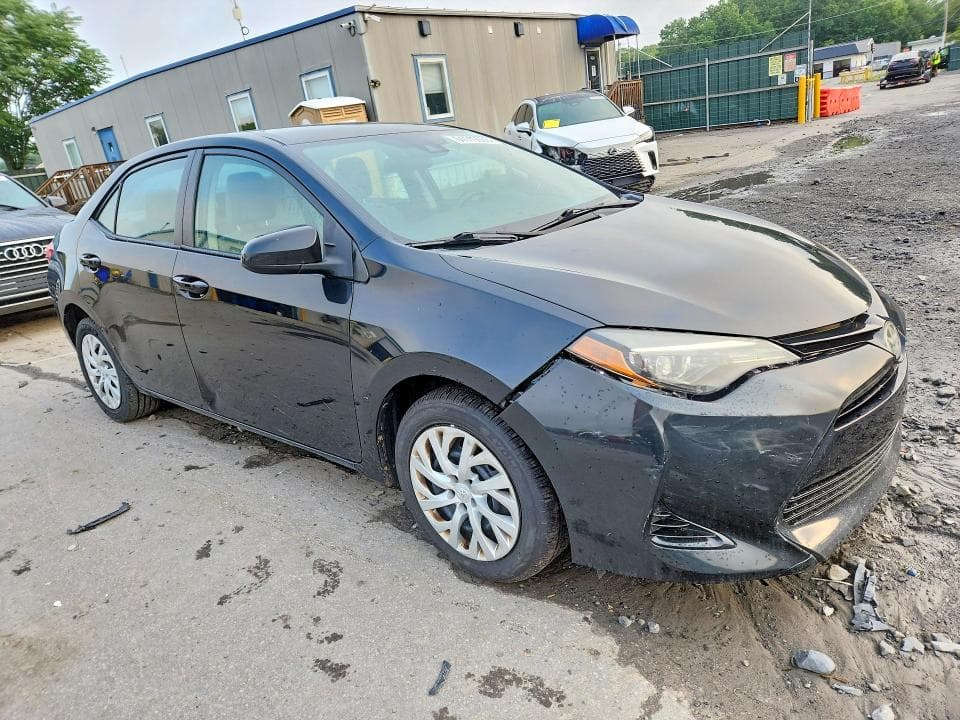 2017 TOYOTA COROLLA LE 4