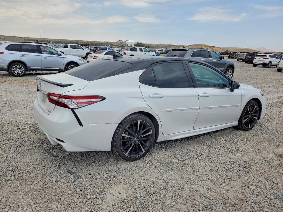 2019 TOYOTA CAMRY XSE 3