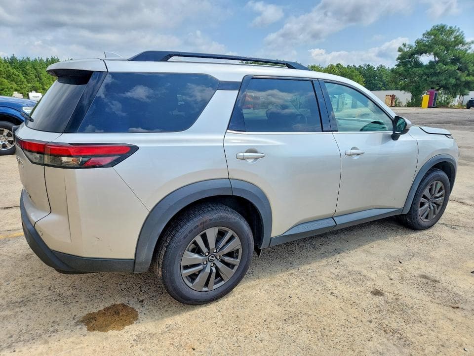 2024 NISSAN PATHFINDER SV 3