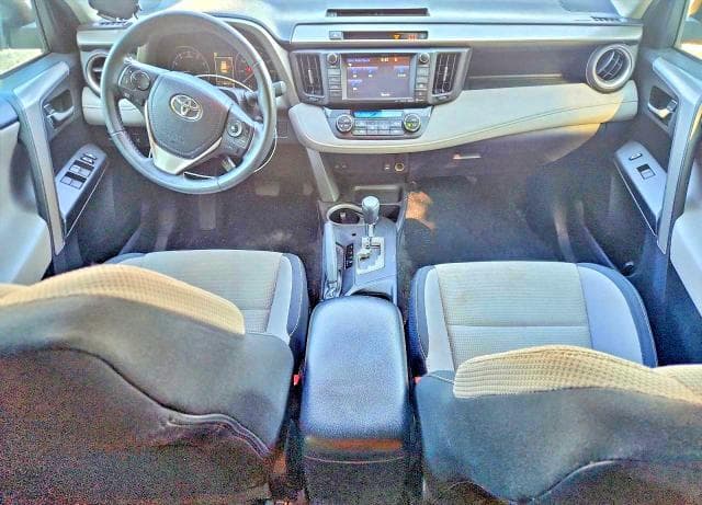 2017 TOYOTA RAV4 XLE 8
