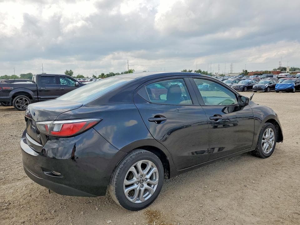 2017 TOYOTA YARIS IA BASE 3