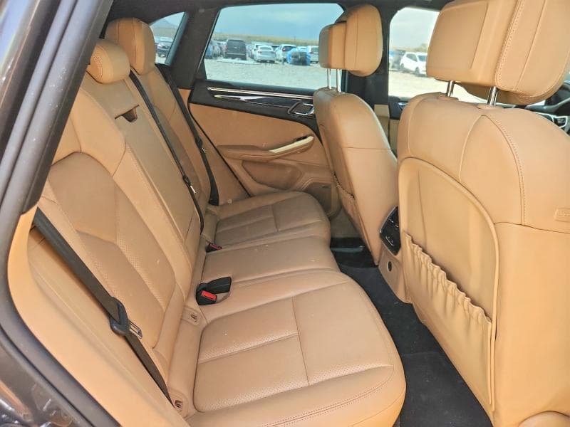 2018 PORSCHE MACAN S 11