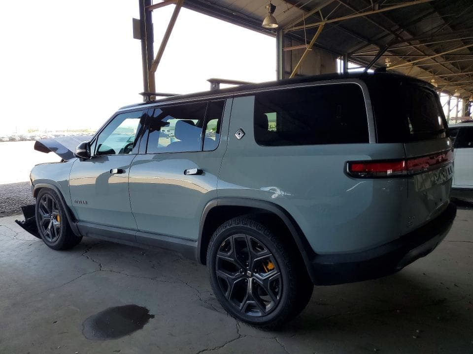 2023 RIVIAN R1S ADVENTURE 2