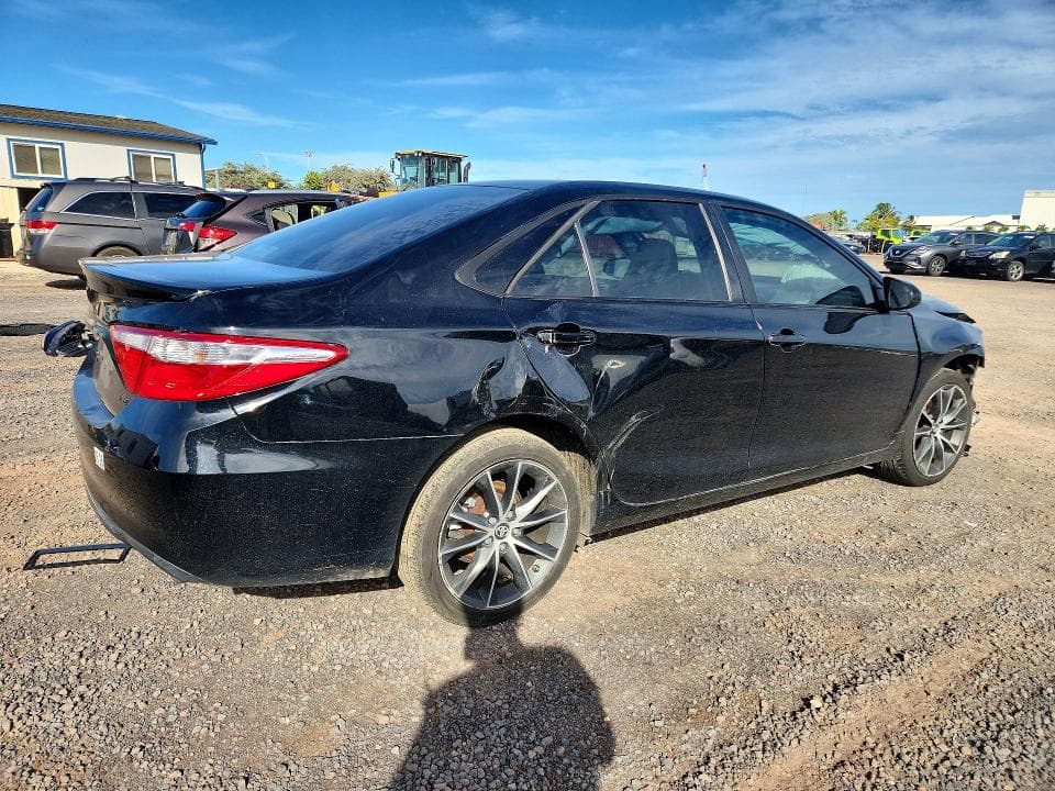 2017 TOYOTA CAMRY LE 3