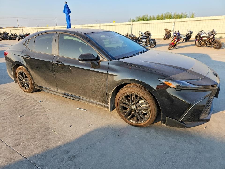 2026 TOYOTA CAMRY SE 4