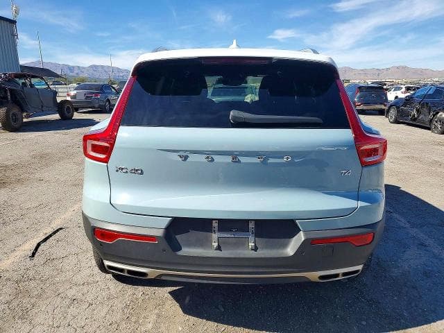 2019 VOLVO XC40 T4 MOMENTUM 6