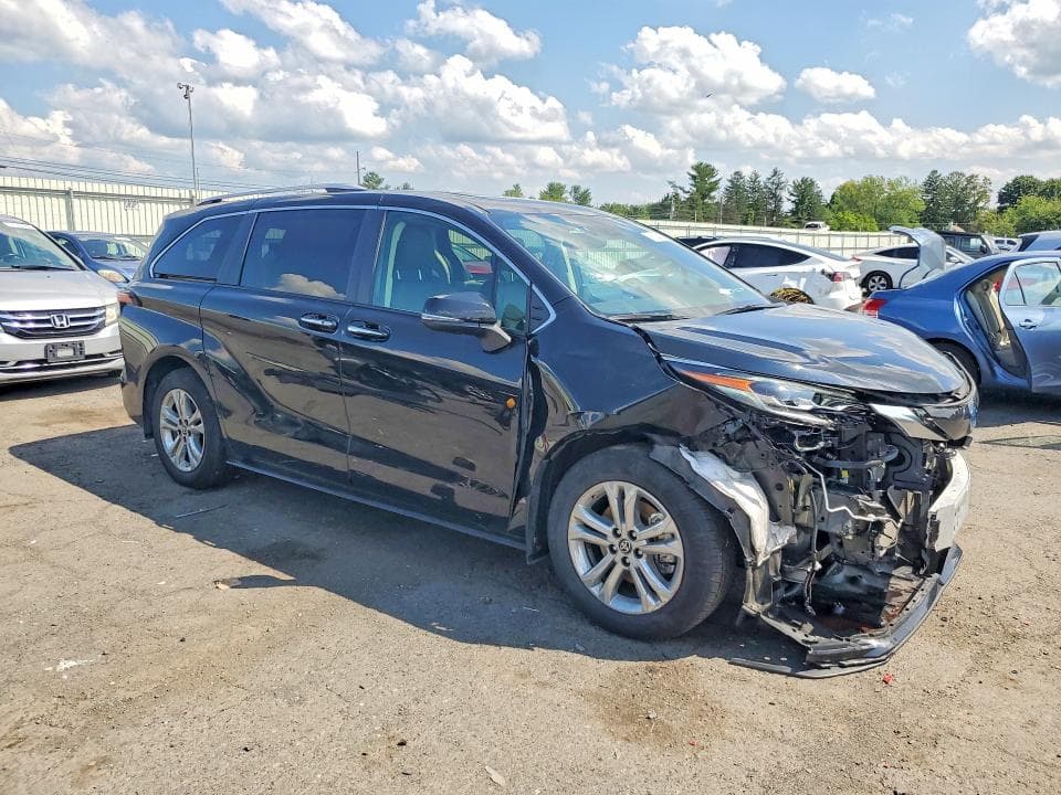 2024 TOYOTA SIENNA PLATINUM 7-PASSENGER 4