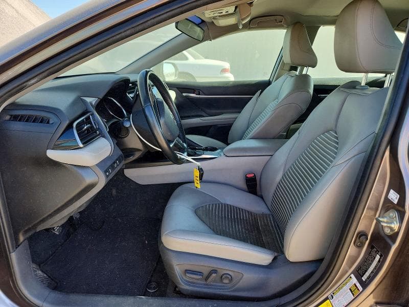 2020 TOYOTA CAMRY SE 7