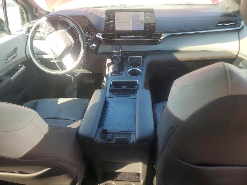 2021 TOYOTA SIENNA XSE 8