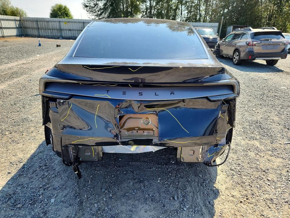 2026 TESLA MODEL Y 6