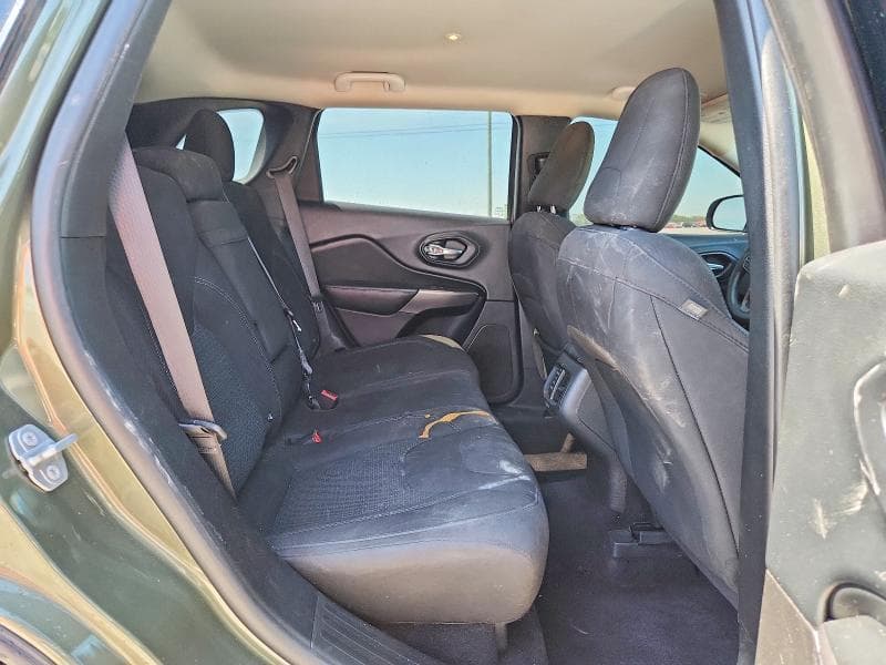 2019 JEEP CHEROKEE LATITUDE 11