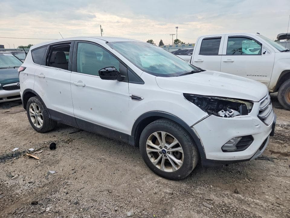 2017 FORD ESCAPE SE 4