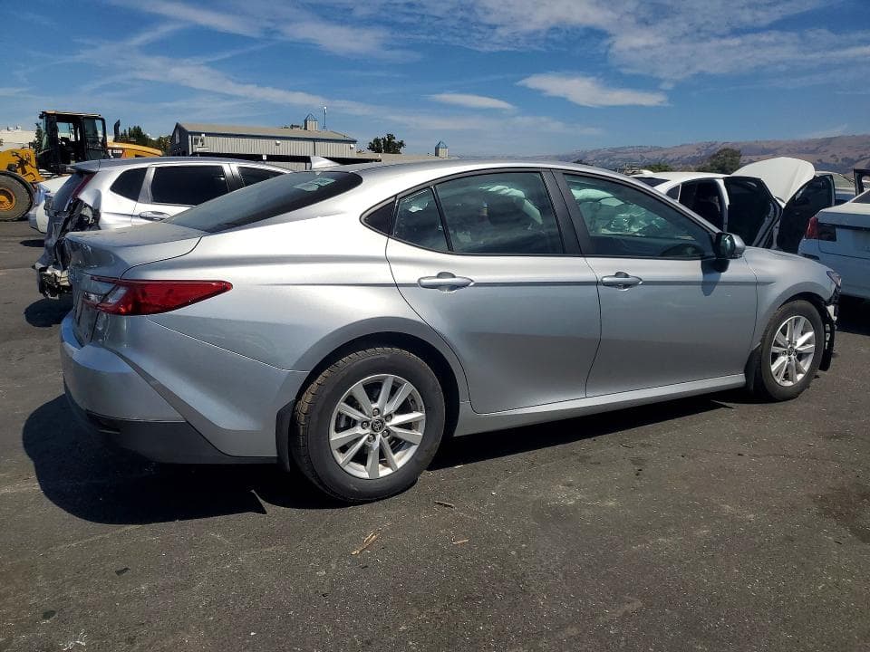 2025 TOYOTA CAMRY LE 3