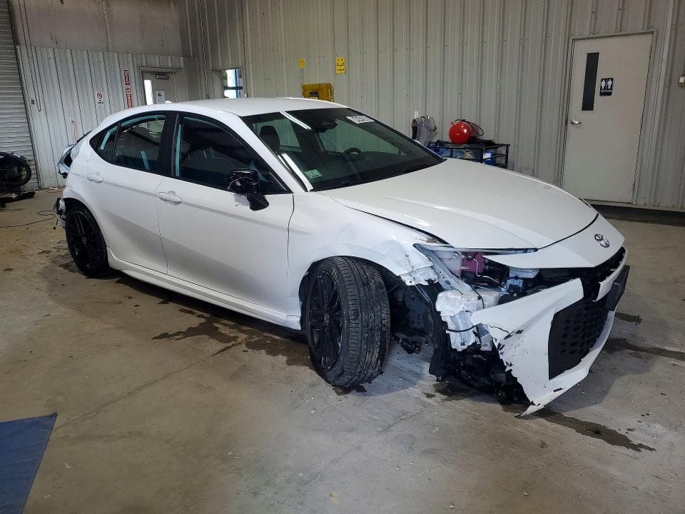 2025 TOYOTA CAMRY SE 4
