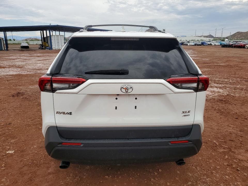2025 TOYOTA RAV4 XLE 6