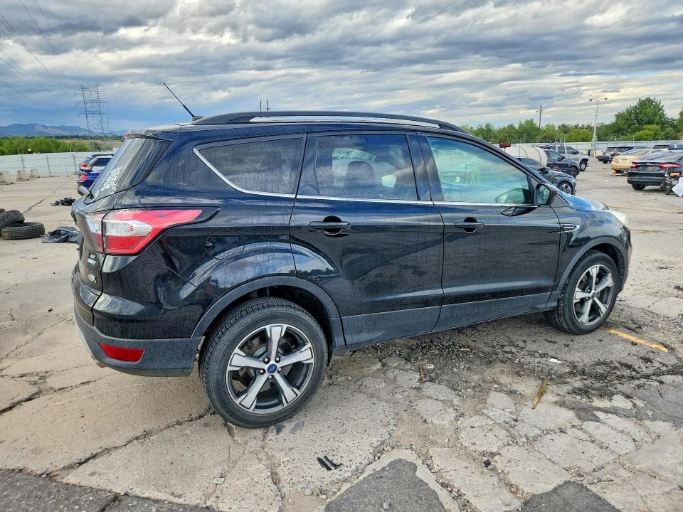 2017 FORD ESCAPE SE 3