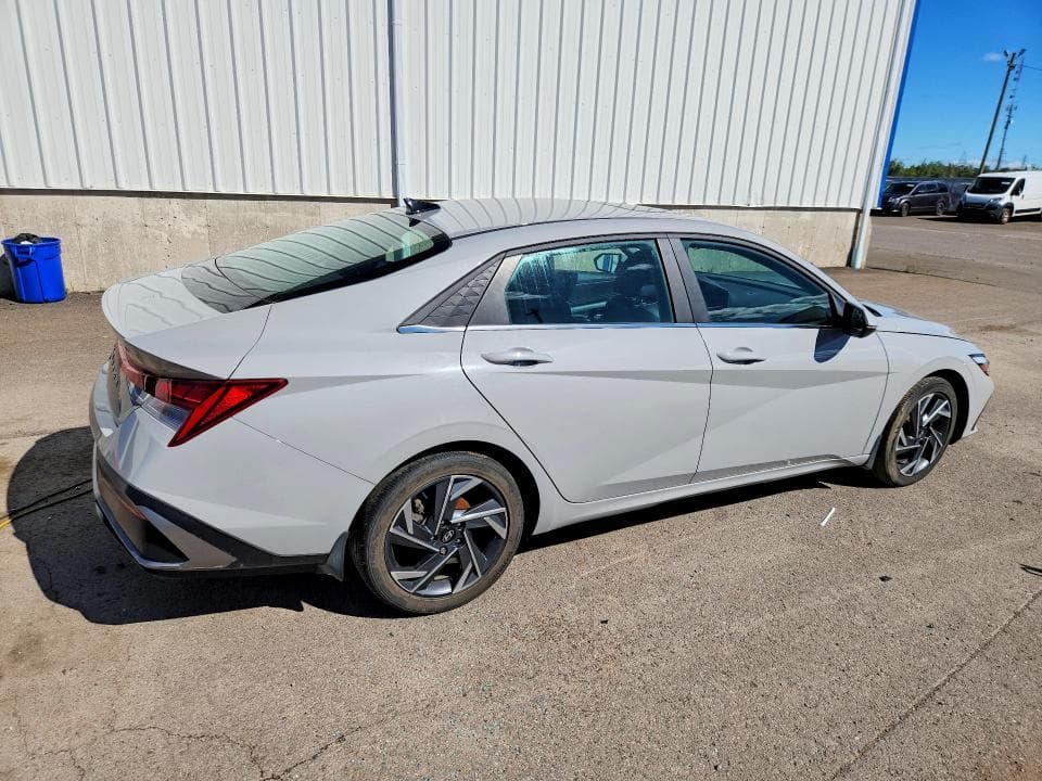 2024 HYUNDAI ELANTRA LUXURY 3