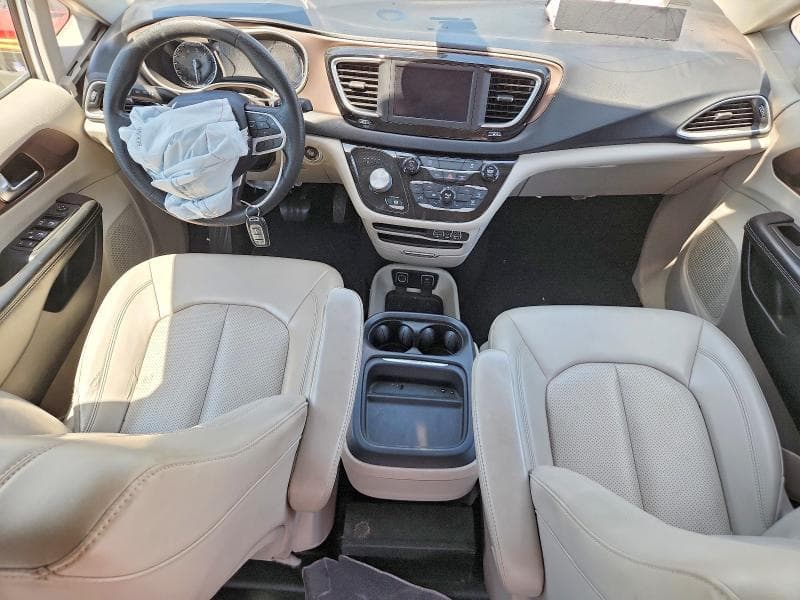 2021 CHRYSLER VOYAGER LXI 8