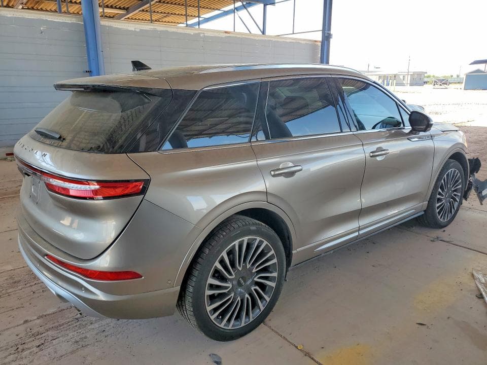 2020 LINCOLN CORSAIR RESERVE 3
