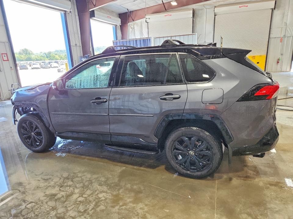 2025 TOYOTA RAV4 XSE 2