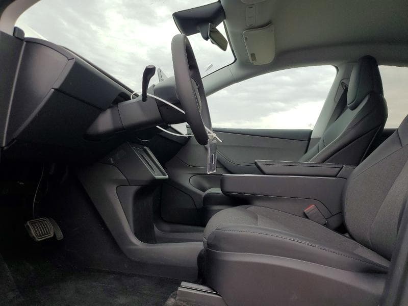2026 TESLA MODEL Y 7
