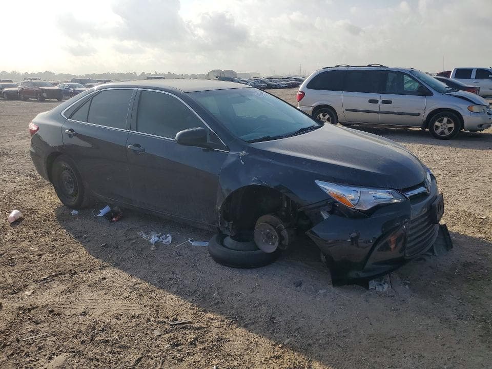 2017 TOYOTA CAMRY LE 4