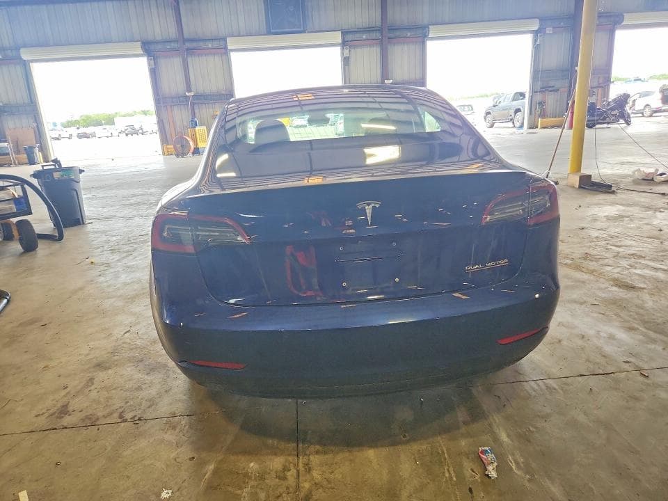 2018 TESLA MODEL 3 6