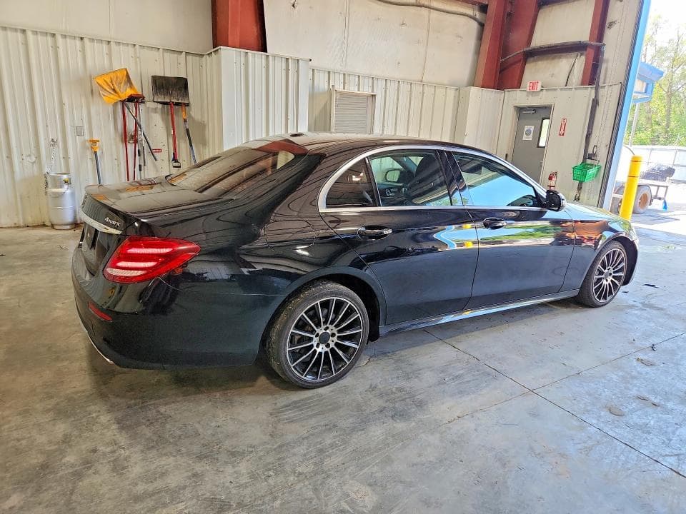 2017 MERCEDES-BENZ E 300 4MATIC 3