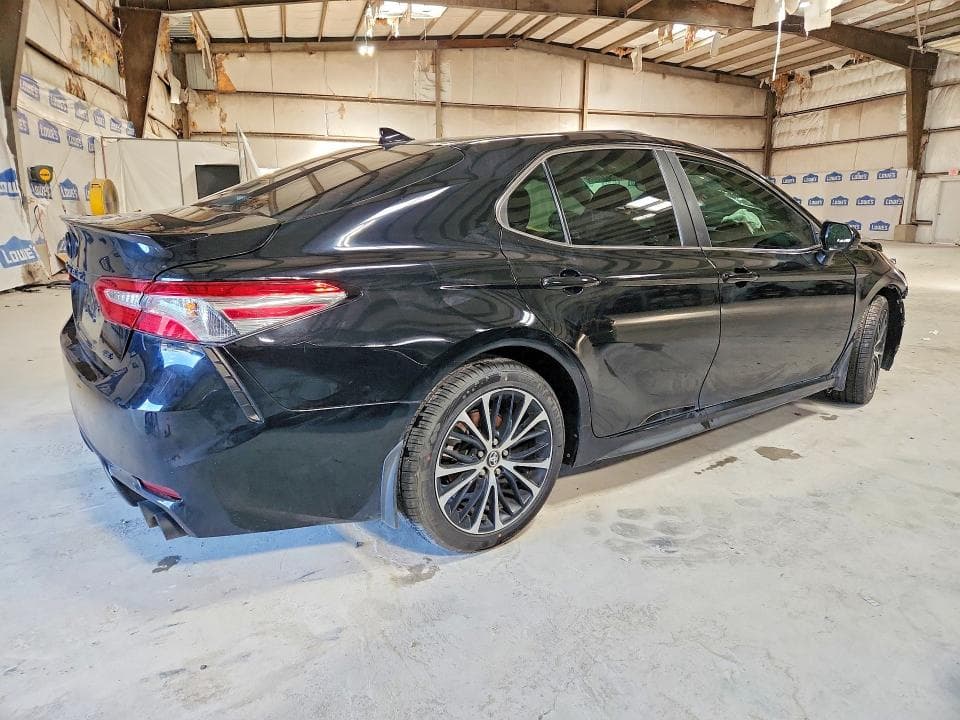 2020 TOYOTA CAMRY SE 3