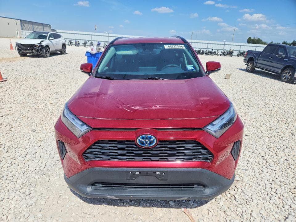 2022 TOYOTA RAV4 XLE 5