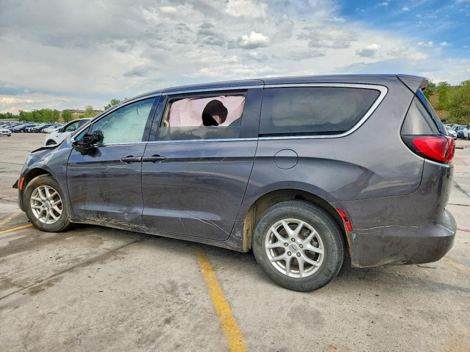 2023 CHRYSLER VOYAGER LX 2