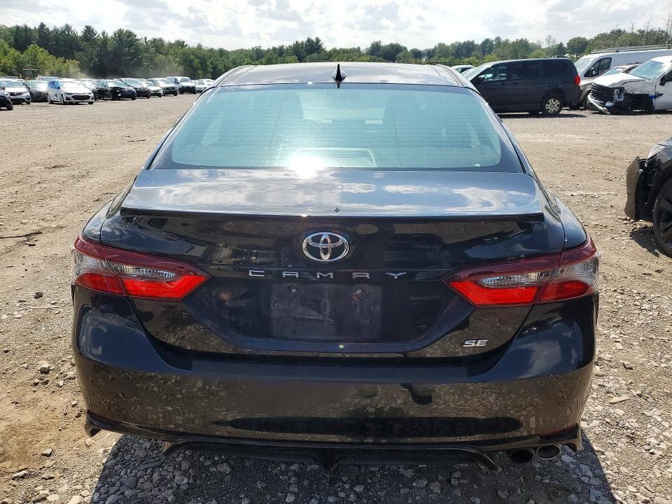 2021 TOYOTA CAMRY SE 6