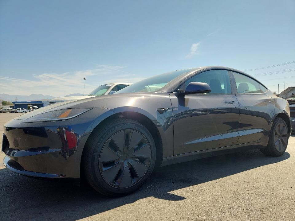 2026 TESLA MODEL 3 - 1