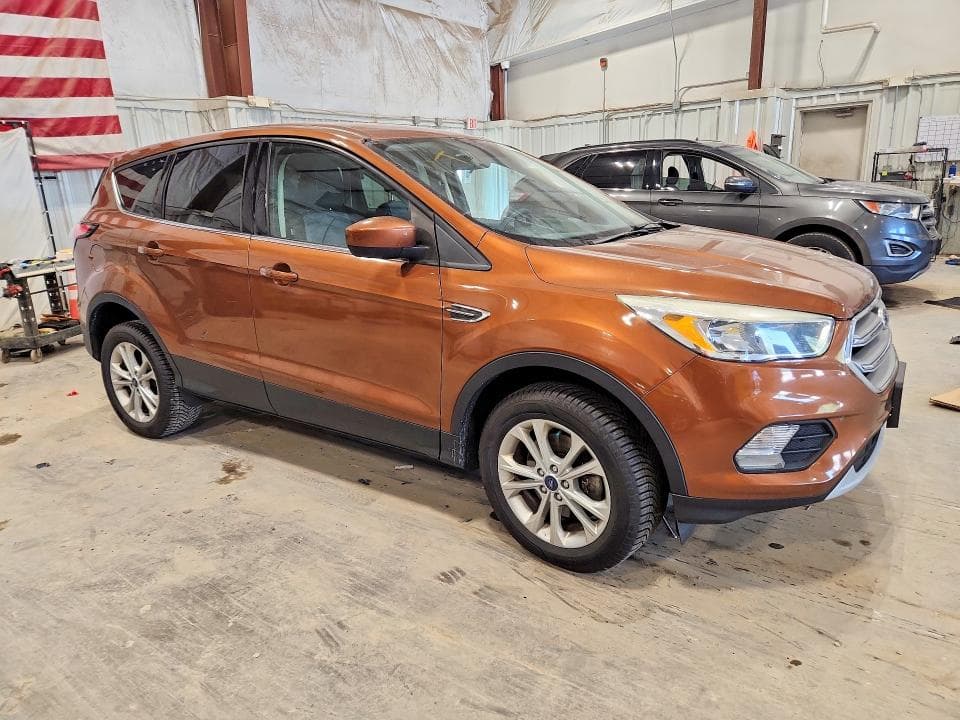2017 FORD ESCAPE SE 4