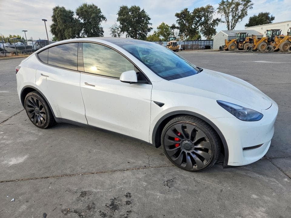 2021 TESLA MODEL Y 4
