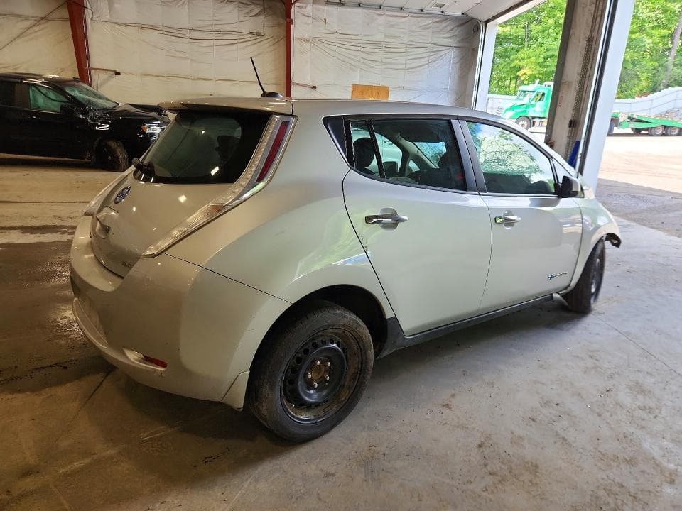2017 NISSAN LEAF S 3