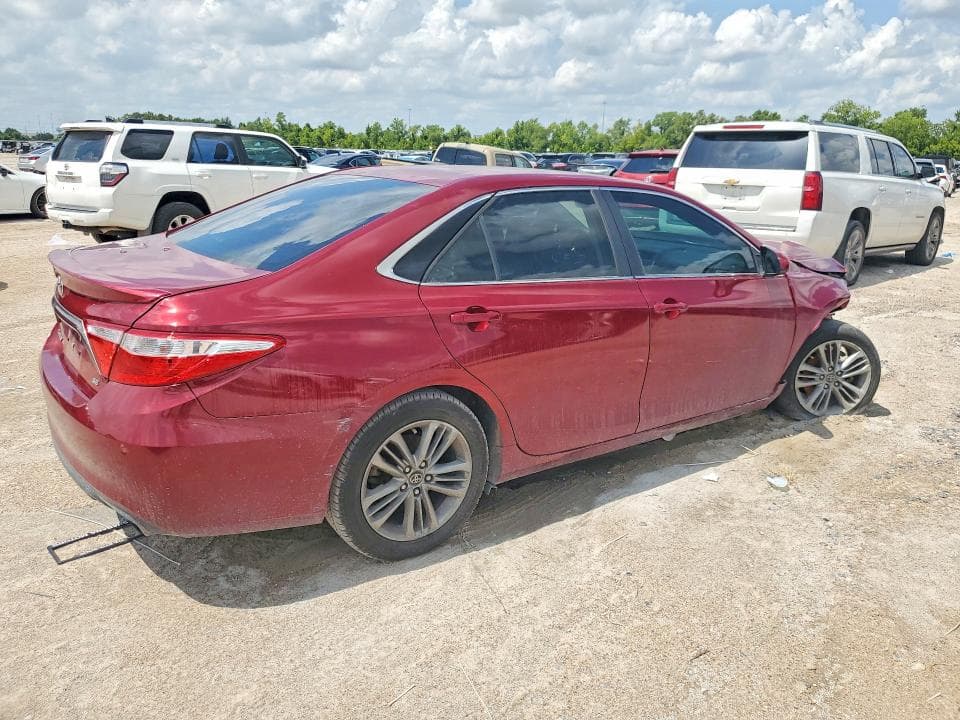 2017 TOYOTA CAMRY SE 3