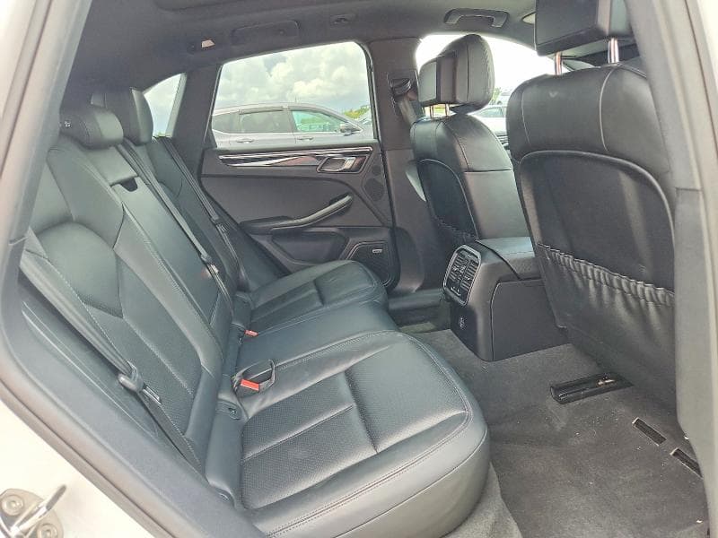 2018 PORSCHE MACAN 11